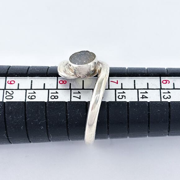 Vintage Sterling Silver 925 Glass Ring Size 7.5 | Modern Wrap Design - Picture 7 of 9